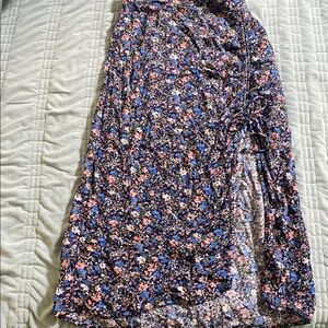 Hollister XS long floral skirt